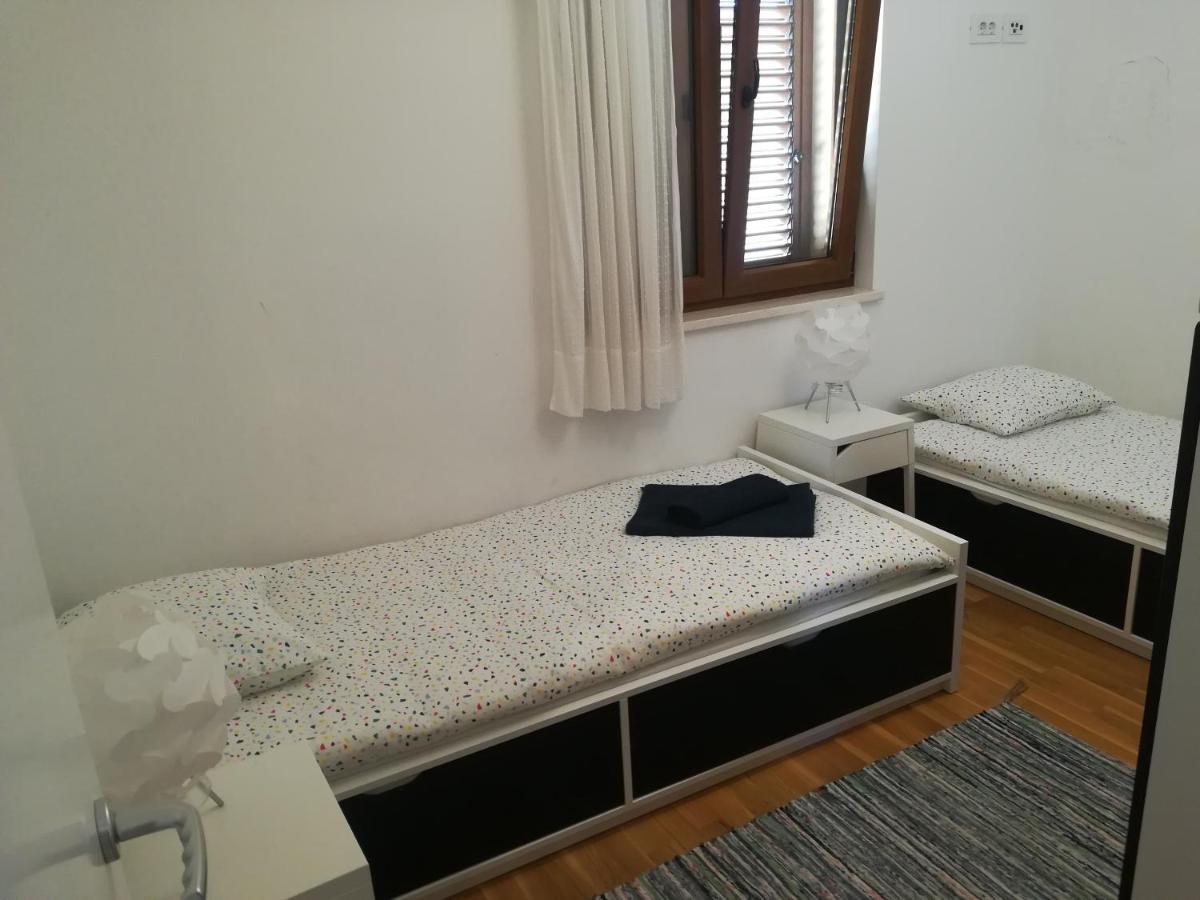 Apartment Rossella 宁 外观 照片